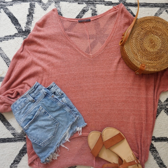 Oversized Lite Weight Sweater - Picture 3 of 3